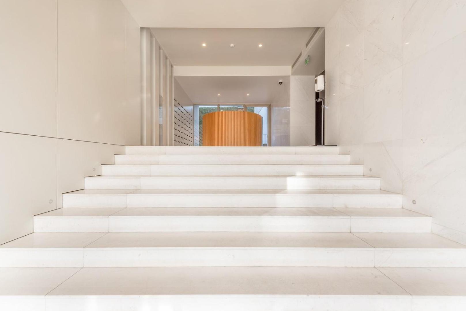 리스본 Guestready - 2Br Apt Carlos I With Terrace And Gym 아파트 외부 사진