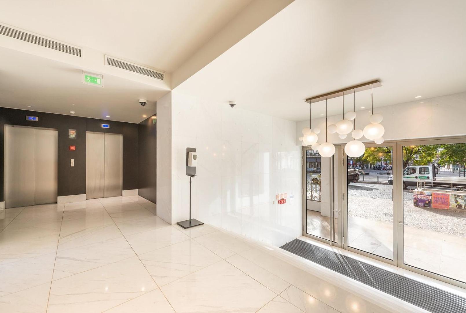 리스본 Guestready - 2Br Apt Carlos I With Terrace And Gym 아파트 외부 사진